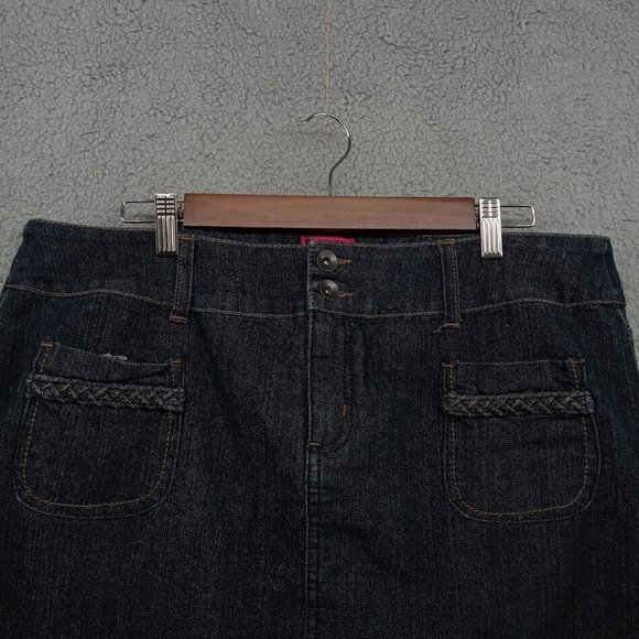 Torrid Shorts Womens 16 Blue Dark Wash Denim Jeans Pencil Skirt Casual Summer‎ - Picture 6 of 7